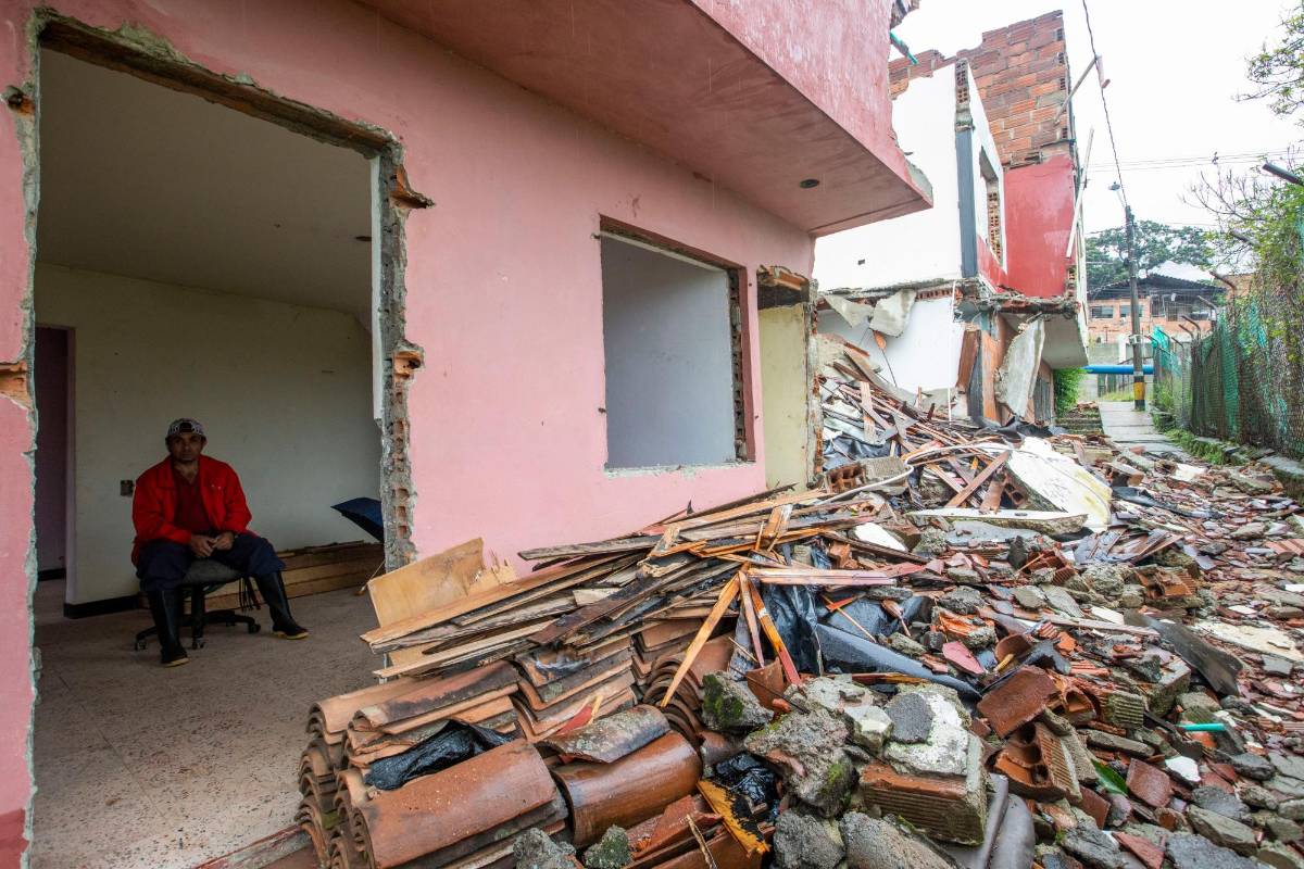 Algunos habitantes se niegan a dejar sus viviendas solas a pesar del riesgo que esto representa Foto: Edwin Bustamante