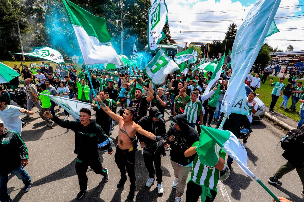 Los aficionados viven desde el pasado miércoles con pasión la final. Foto JAIME PÉREZ 