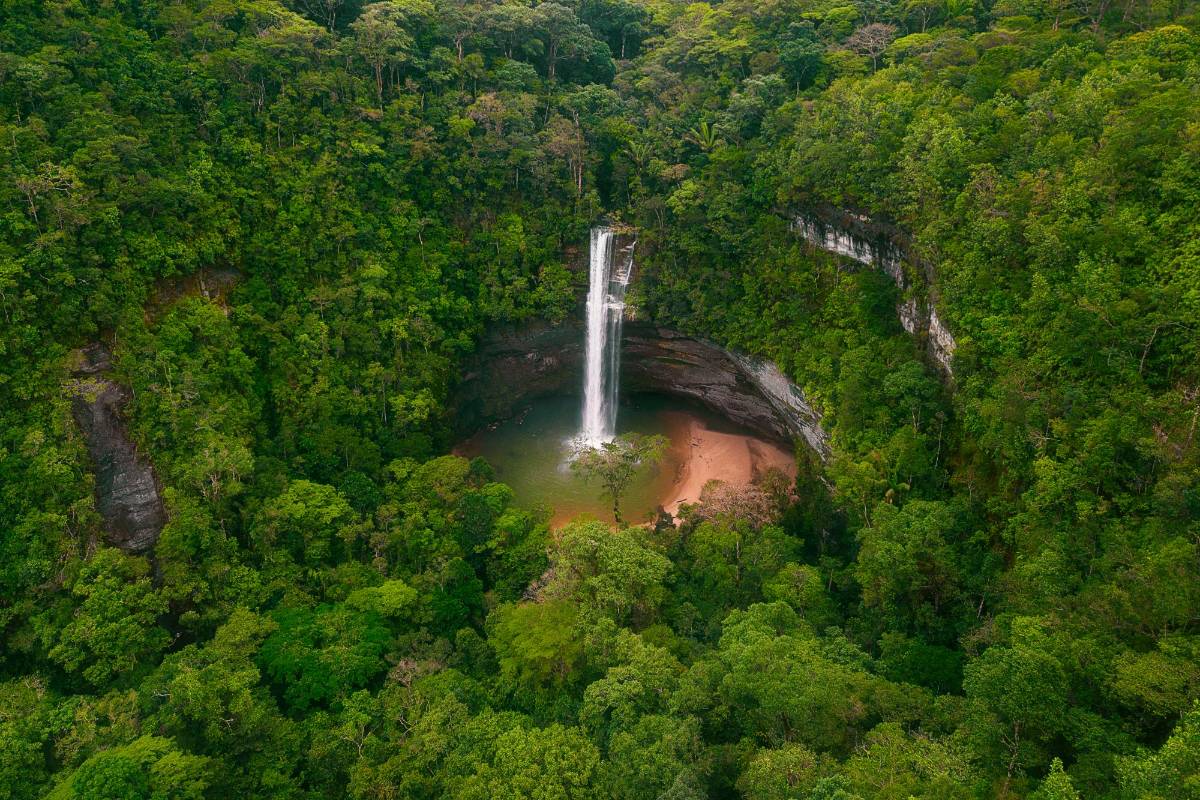 Cascada Arenales también conocida como playa Blanca ubicada en el Parque Natural Sierra de la Macarena. FOTO: @luismunozfotografia