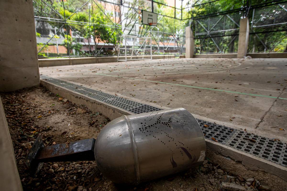 Desde el mismo día en que empezaron las obras, en mayo de 2022, comenzaron también los dolores de cabeza para la comunidad. Foto: Carlos Velásquez