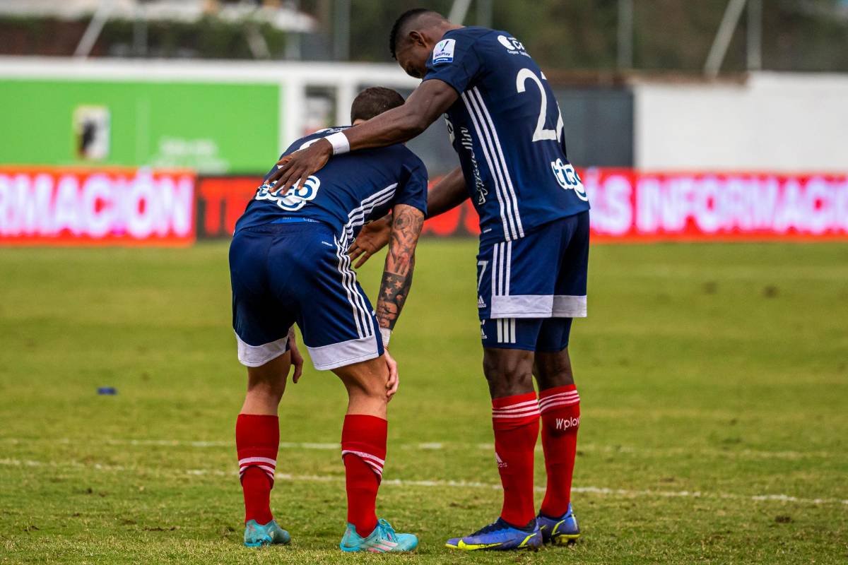 Al final el partido terminó en empate, deja vivo al independiente Medellín. Foto: Carlos Velásquez