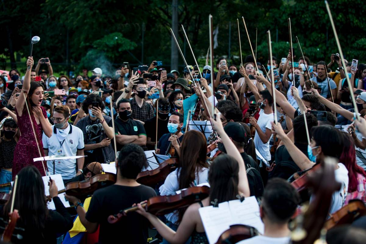 La cultura y la música estuvieron presente en las marchas. FOTO: Julio César Herrera 