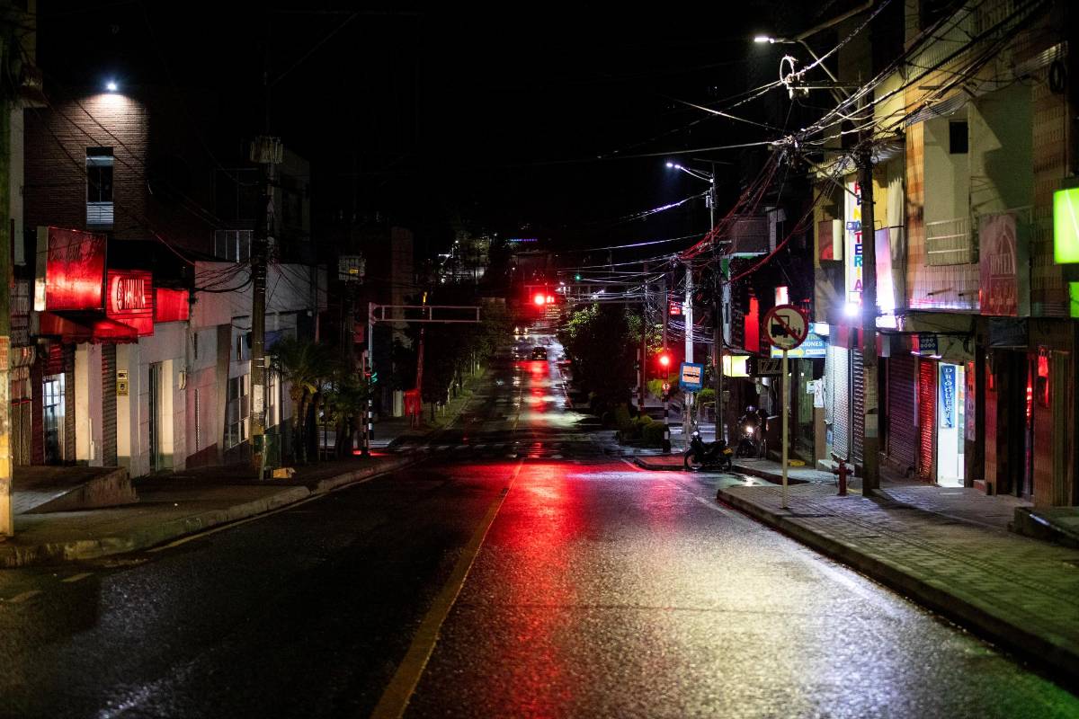 Calles vacías en el municipio de Rionegro. Foto: Camilo Suárez