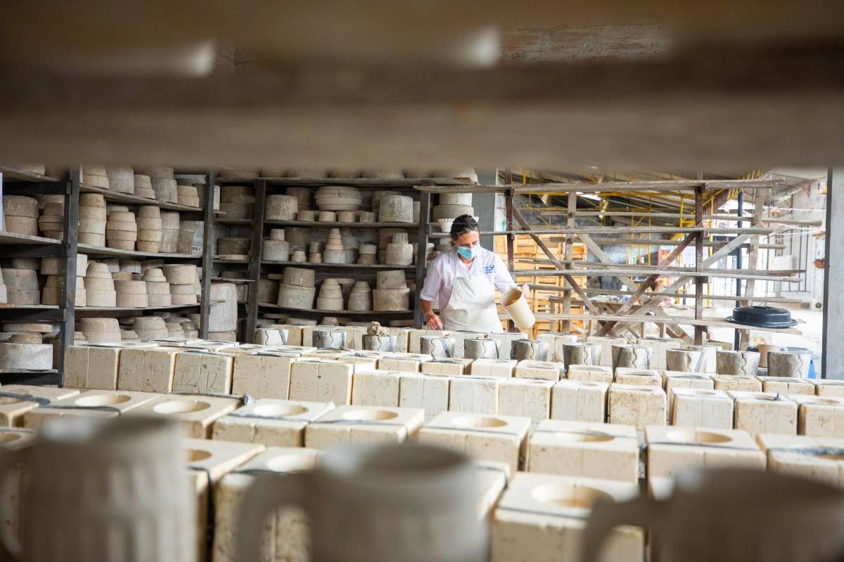 Las mujeres juegan un papel importante en los diferentes roles en la producción. Foto: Camilo Suárez
