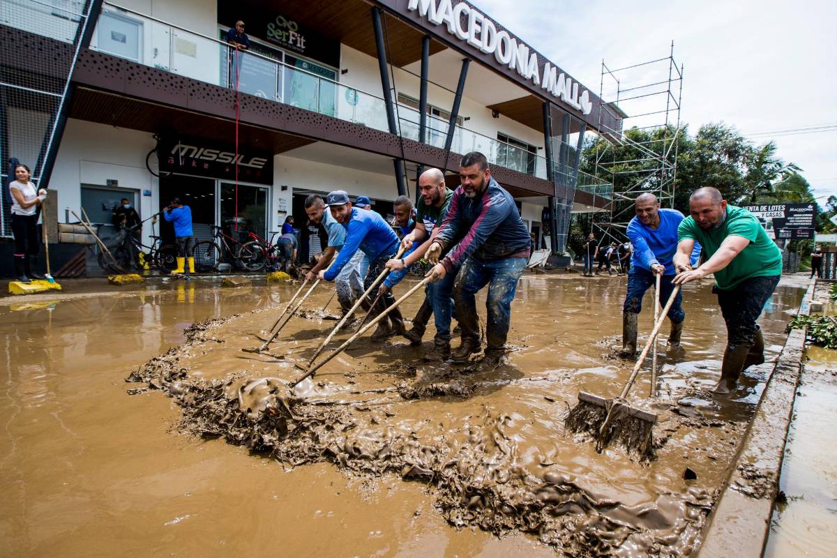 Al menos 200 personas han resultado damnificadas, por lo que las autoridades realizan un censo de afectaciones. Foto Julio Herrera