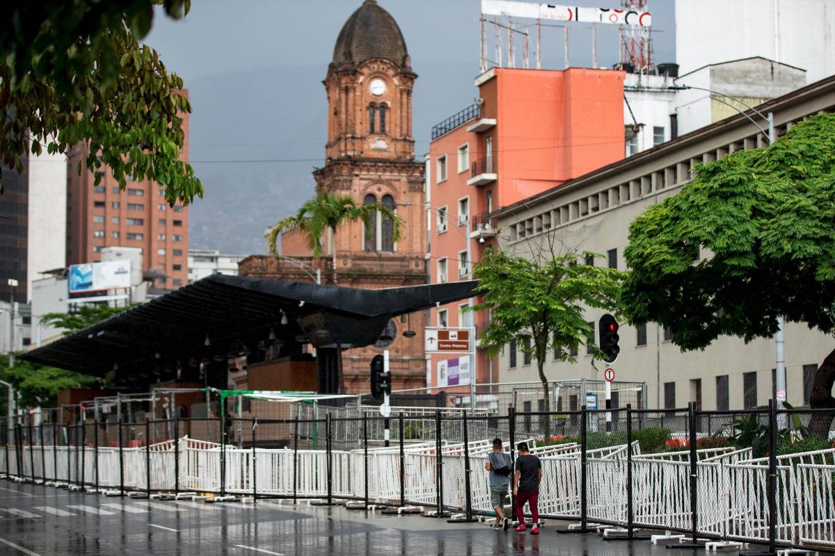 La avenida Oriental fue cerrada casi en su totalidad para evitar desmanes. FOTO: Jaime Pérez