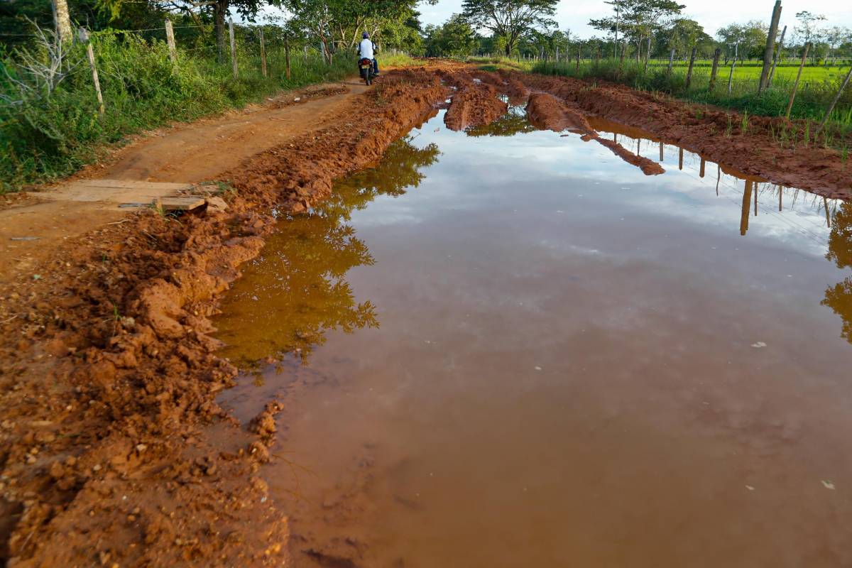 El boquete a crecido por la ola invernal del último año y actualmente se extiende por aproximadamente un kilómetro. Foto: MANUEL SALDARRIAGA QUINTERO.