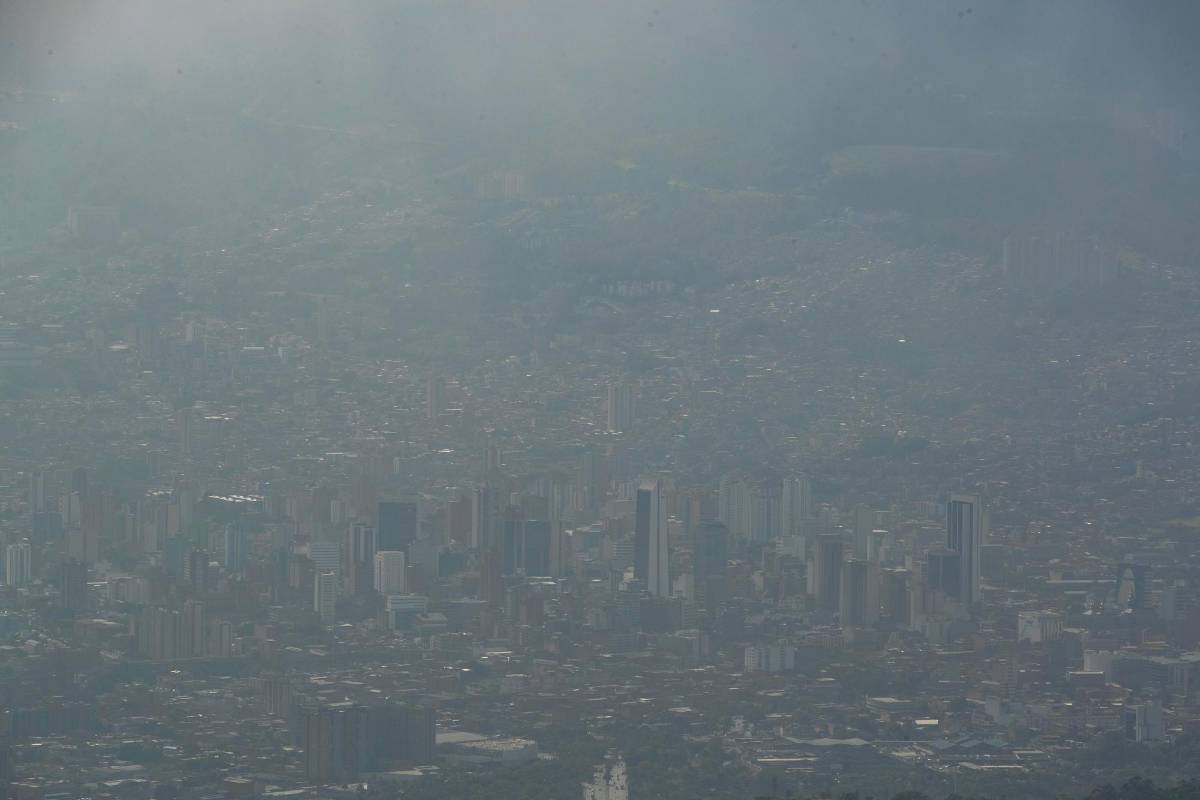 La contaminación del aire en Medellín representa uno de los mayores riesgos ambientales sobre la salud humana. Foto: Manuel Saldarriaga Quintero. 