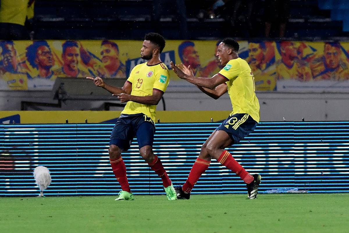 Miguel Borja de Colombia celebra tras anotar el gol del empate durante el partido entre Colombia y Argentina como parte de los Clasificatorios Sudamericanos para Qatar 2022. Foto: Getty