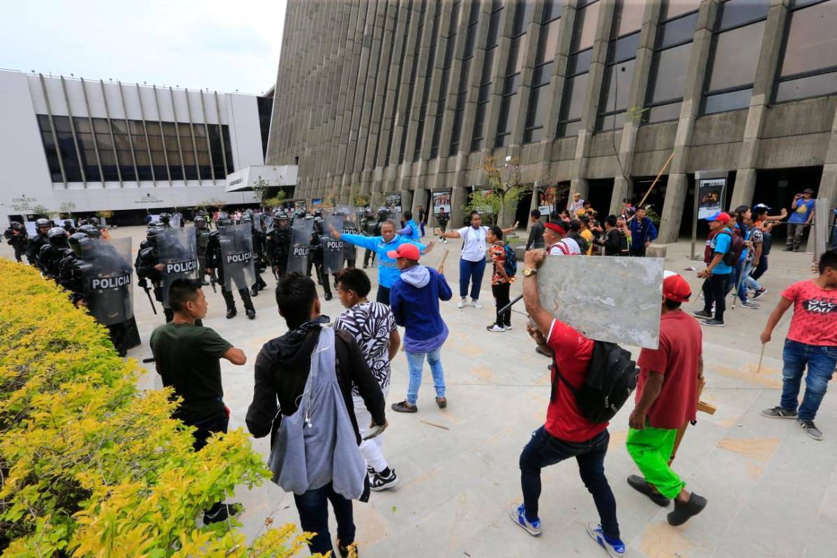 El personero William Yeffer Vivas aseguró que ya plantearon las exigencias de parte y parte para establecer un diálogo que permita solucionar la situación. Foto: Esneyder Gutiérrez
