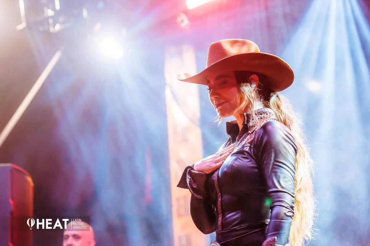 Paola Jara se emocionó con la respuesta del público. FOTO Cortesía Premios Heat