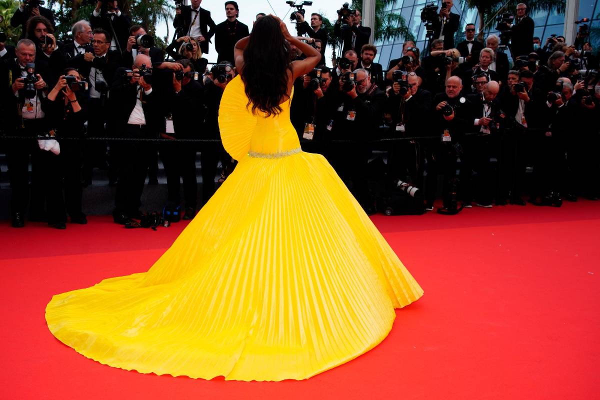 El color vibrante también fue protagonistas de las noches, aunque cada vez se ve menos. FOTO EFE