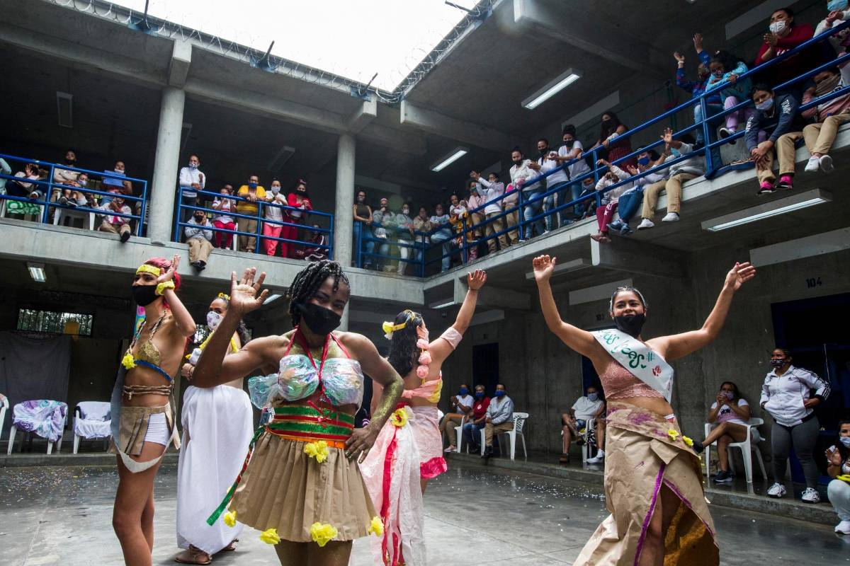 El Inder hizo un reinado en todos los patios en conmemoración del día de la Mujer. FOTO: Julio César Herrera