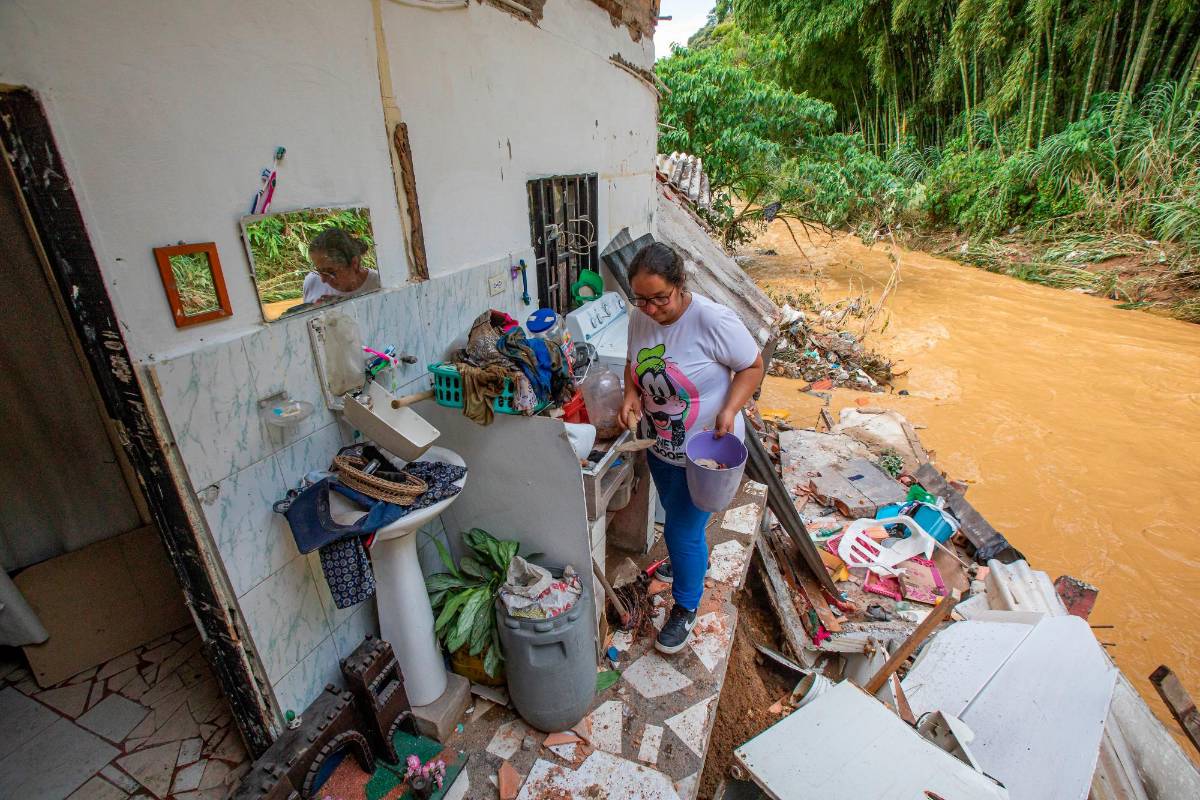 Fuertes lluvias causaron estragos en el sector de La Inmaculada en el municipio de Caldas, al sur del Valle de Aburrá. Foto Esneyder Gutiérrez
