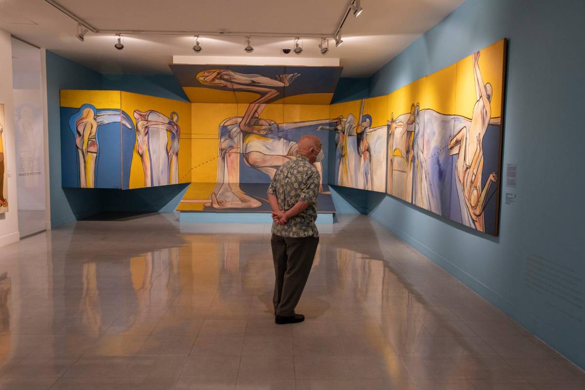 María del Rosario Escobar, actual directora, comenta que el Museo cumple 140 años precisamente por la cantidad de manos invisibles que han sumado para sostenerlo Foto: Edwin Bustamante