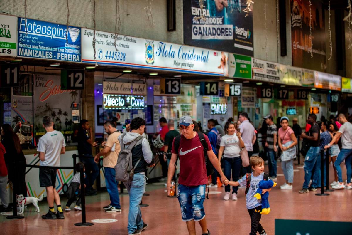 La Terminal del Sur presentaba un panorama más despejado. Situación económica y estado de las vías serían causantes de reducción del cerca del 40% de pasajeros. Foto: Camilo Suárez Echeverry