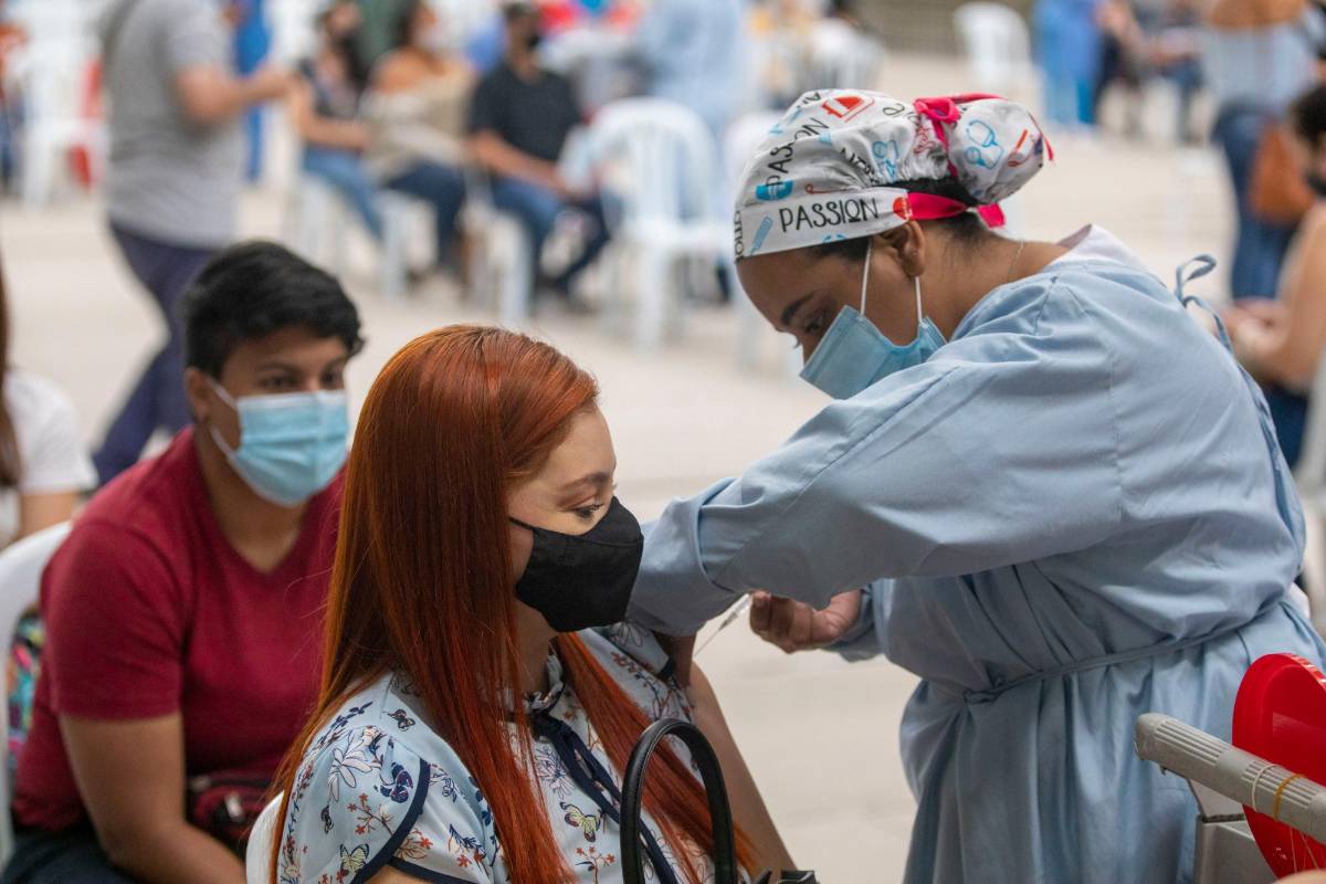 La población docente en la ciudad, es el grupo de los nuevos vacunados en la ciudad. Foto: Edwin Bustamante