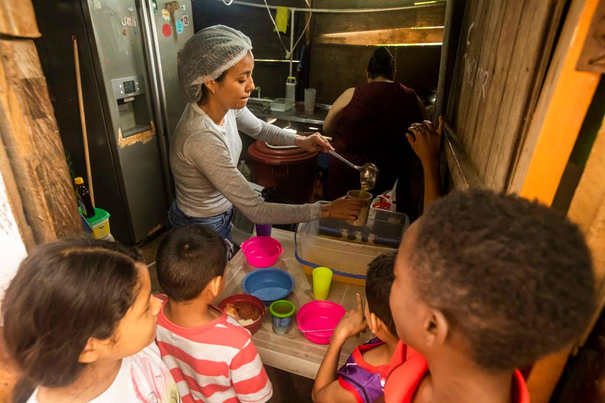La fundación “Transformasión” tiene un comedor comunitario para los niños y les ofrece las tres comidas. FOTO: CARLOS VELÁSQUEZ