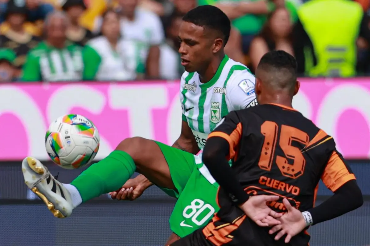 El equipo visitante, plagado de jóvenes, multiplicó esfuerzos en la cancha. Corrieron, se cerraron y resistieron con un orden admirable para evitar que la diferencia se ampliara. Foto: Manuel Saldarriaga Quintero.