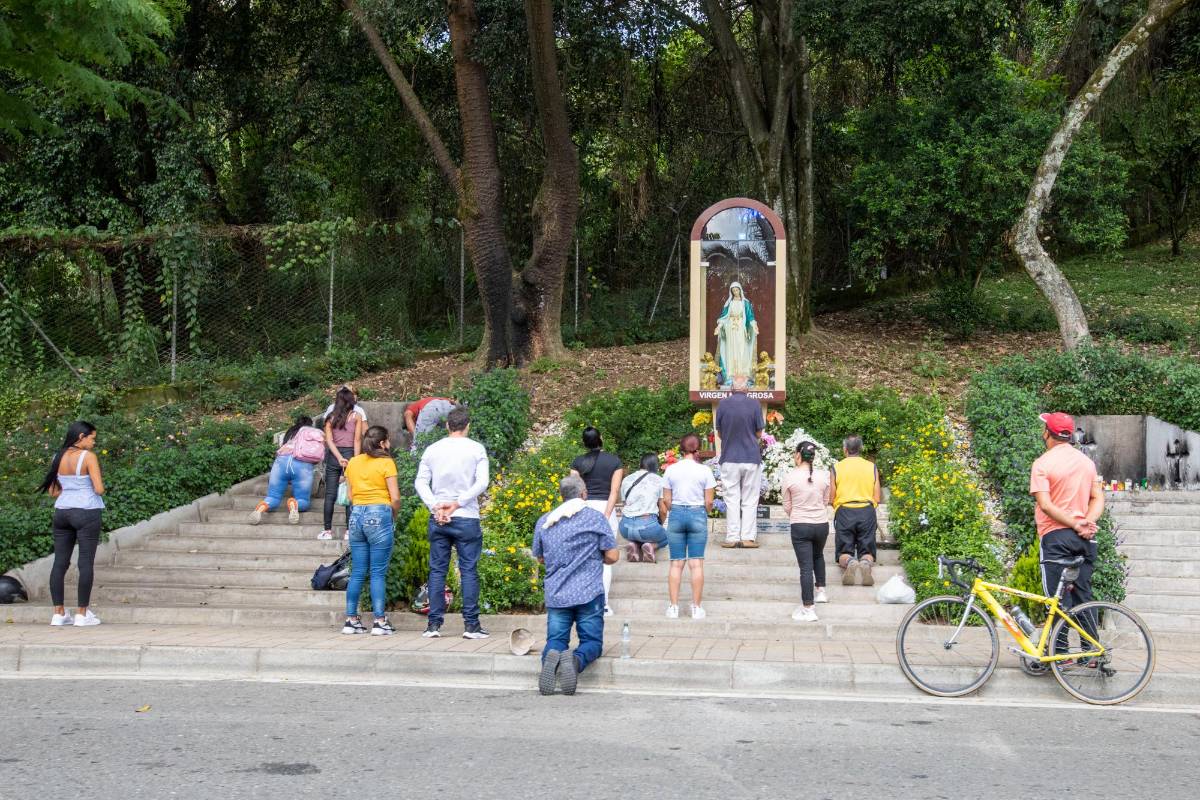Gruta de la virgen en el Parque del Artista en Itagui. Foto : Edwin bustamante