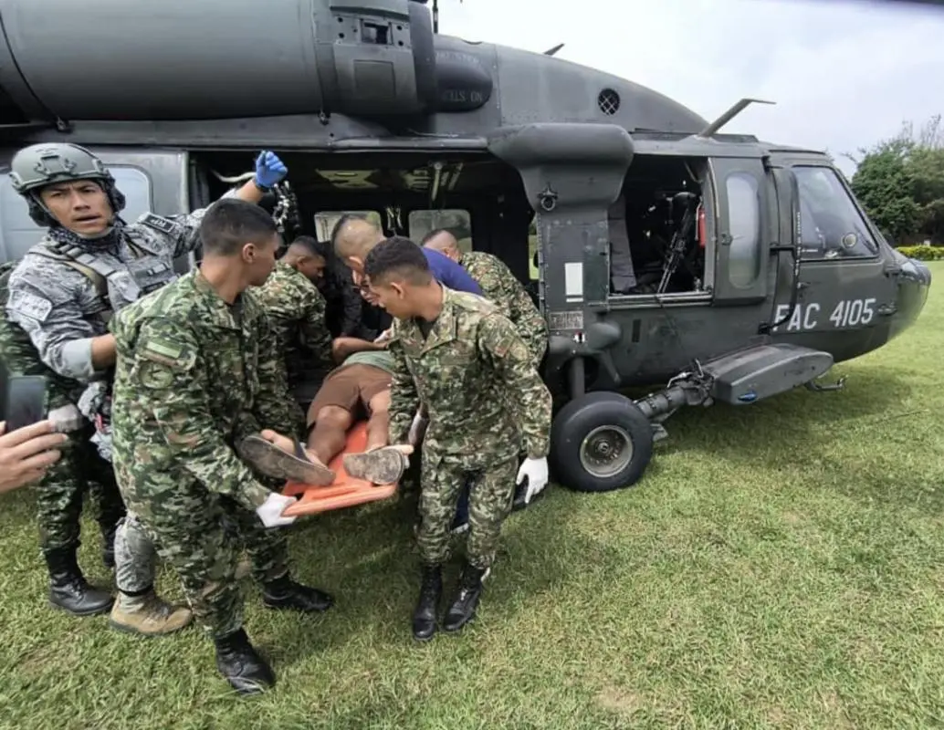 El trasladado de los soldados se hizo en el helicóptero “Ángel” de la Fuerza Aeroespacial Colombiana. FOTO Cortesía FAC.