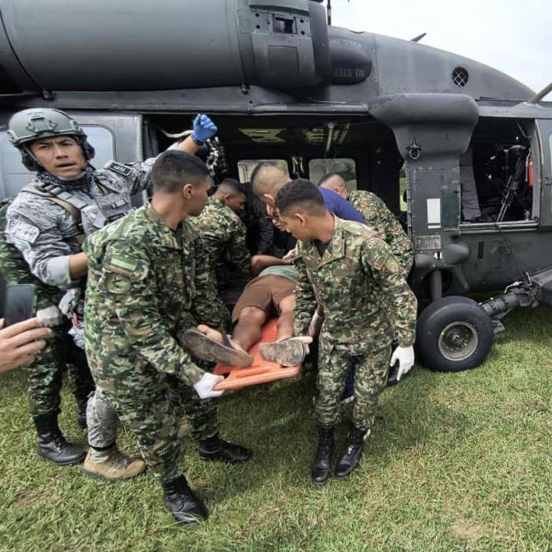 El trasladado de los soldados se hizo en el helicóptero “Ángel” de la Fuerza Aeroespacial Colombiana. FOTO Cortesía FAC.