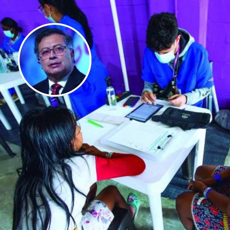 El presidente Gustavo Petro sigue moviendo fichas en el sistema de salud aunque le queden menos de cuatro meses. Esta semana propuso a Daniel Quintero para liderar la Supersalud y a Jorge Iván Ospina para ser interventor de Nueva EPS. Foto: Esneyder Gutiérrez.