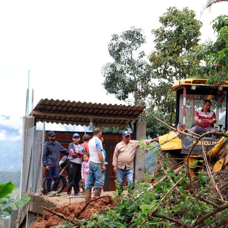 Todavía hay varios frentes sin atender después de los aludes de tierra ocurridos en los últimos días. FOTO: ALCALDÍA