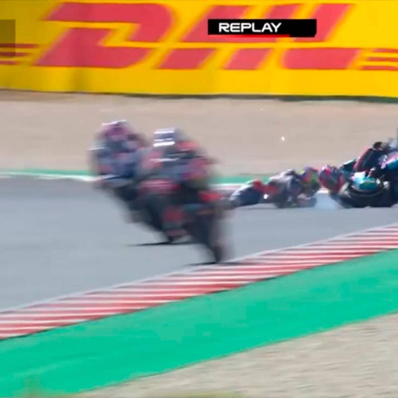 David Alonso cayó en la curva 10 pero se pudo reincorporar. FOTO: Captura de vídeo