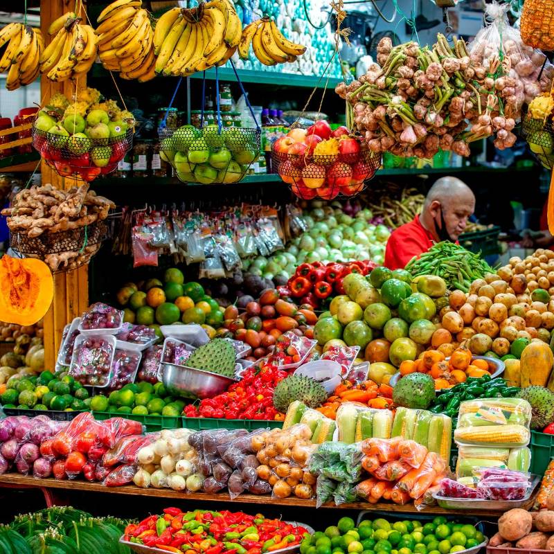 Variedad de frutas y verduras en la plaza minorista. FOTO Juan Antonio Sánchez