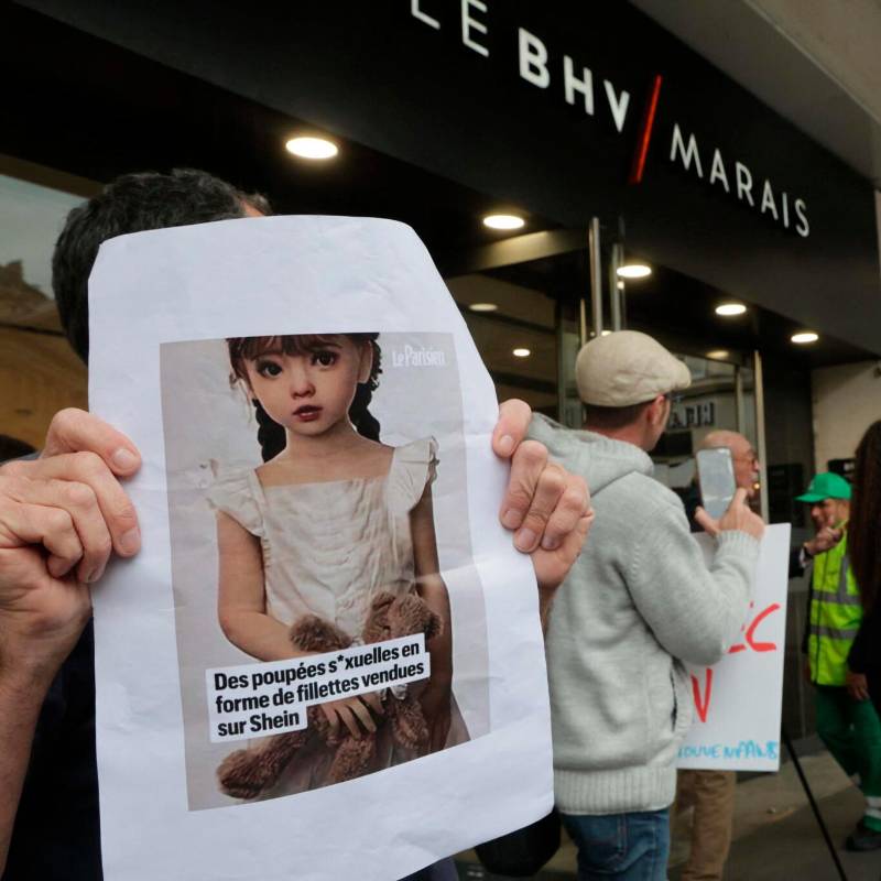 Clientes de BHV Marais en Francia protestaron contra la llegada de Shein a la lujosa tienda. FOTO tomada de X