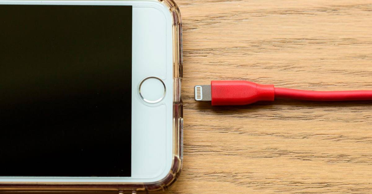 Los iPhone ahora usarán USB-C, pero Apple te venderá un adaptador