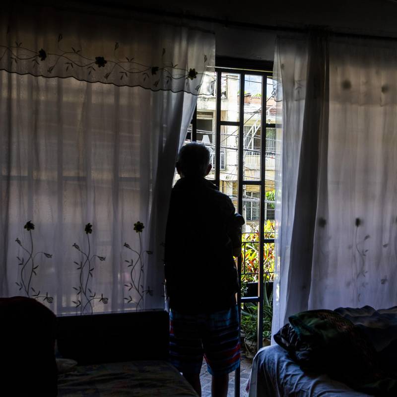 La espera de adultos mayores en hospitales, sin acceso a un cupo a los hogares geriátricos. Hogar geriátrico en el barrio Los Ángeles de Prado Centro. Foto: Julio César Herrera Echeverri.