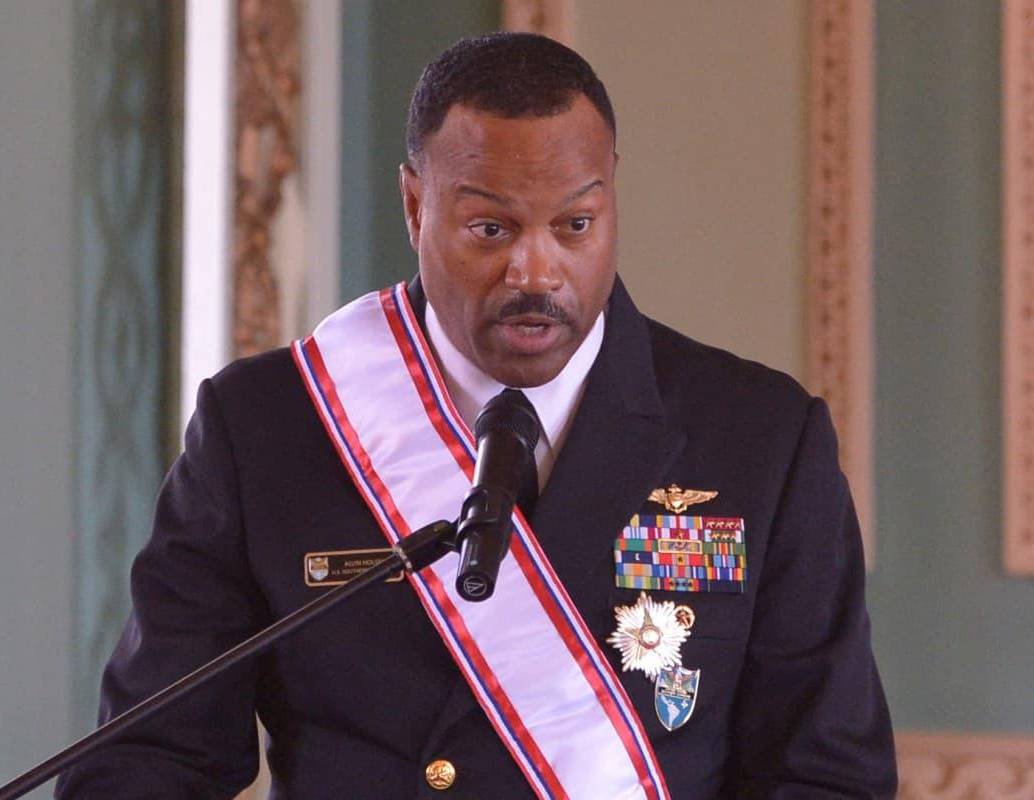 El almirante Alvin Holsey, jefe del Comando Sur de EE. UU., anunció su retiro tras un año en el cargo, en medio del despliegue militar contra el narcotráfico en el Caribe. FOTO: AFP.