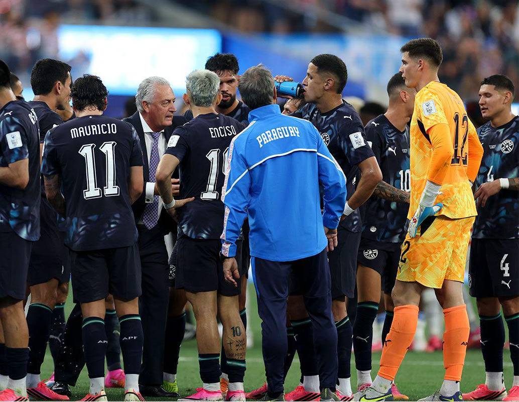 Pausas de hidratación en el Mundial 2026 es la polémica que divide al fútbol en este momento. FOTO: Getty.