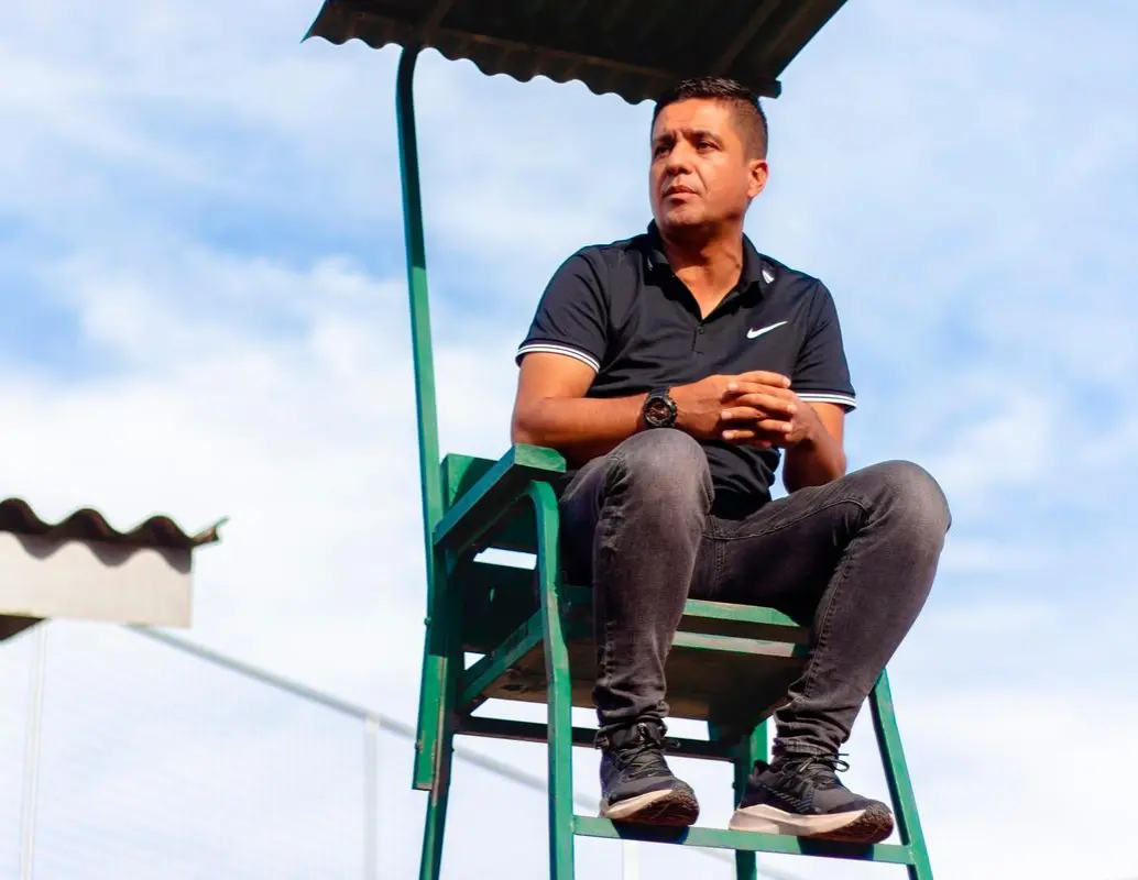 Esteban Jiménez tiene más de 25 años de trayectoria como juez de tenis. Estuvo en Wimbledon en dos ocasiones. FOTO: <b>CORTESÍA</b>
