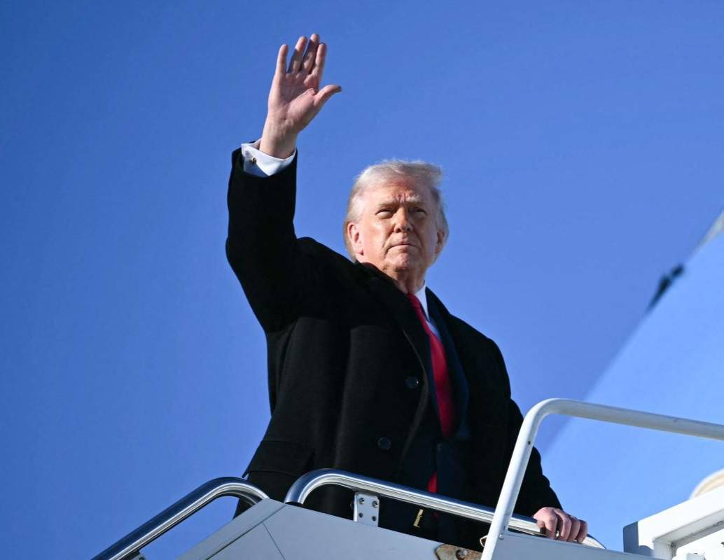 El presidente <b>Donald Trump</b> se refirió públicamente al llamado “discombobulator” durante un acto con tropas en Carolina del Norte. FOTO: AFP. 