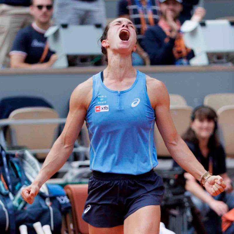 La francesa Loïs Boisson celebra la victoria que la instala en semifinales de Roland Garros. FOTO GETTY 