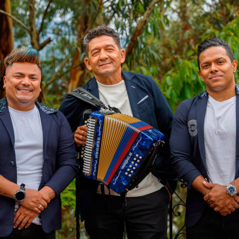 Javier Beltrán, vocalista; Neder ‘El gringo’ Ramos, acordeonista y Jonathan Bolaños, también vocalista de Los Chiches Vallenatos. FOTO: Cortesía