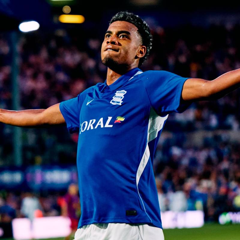 La celebración de Jhon Solís tras anotarle al Barsa. FOTO: X BCFC