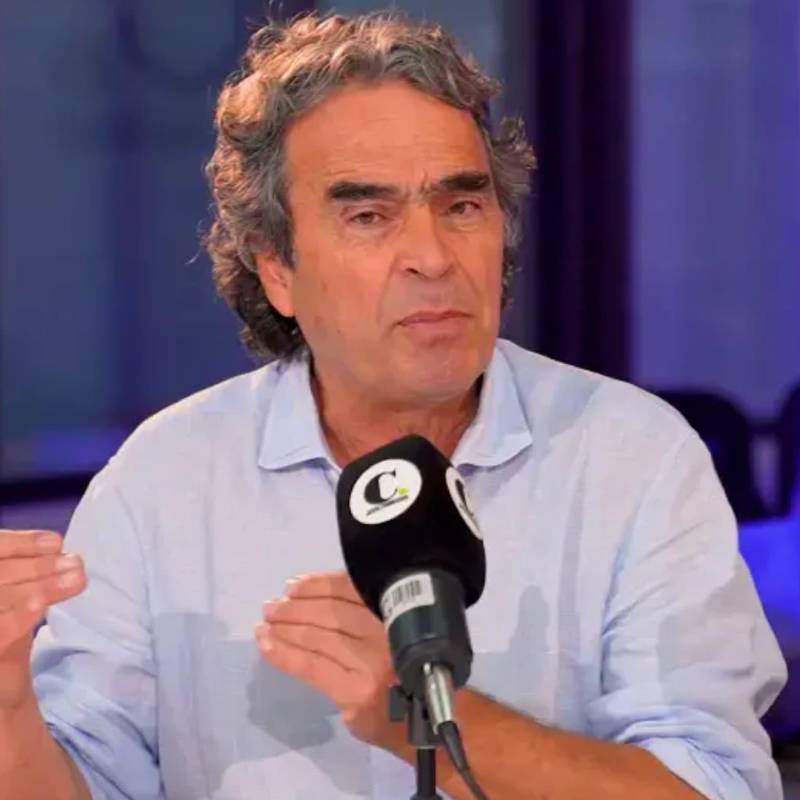 Sergio Fajardo se lanzó con el aval del partido Dignidad y Compromiso. Foto: EL COLOMBIANO.
