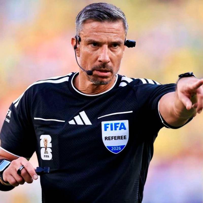 El árbitro esloveno Slavko Vinčić fue el designado por Fifa para la final del Mundial de Norteamérica entre España y Argentina. FOTO TOMADA X@FIFAcom