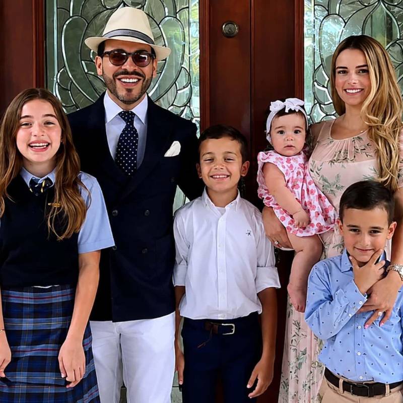 El presidente electo Abelardo De la Espriella junto a su esposa, Ana Lucía Pineda, y sus cuatro hijos: Lucía, Salvador, Filippo y Francesca FOTO Cortesía