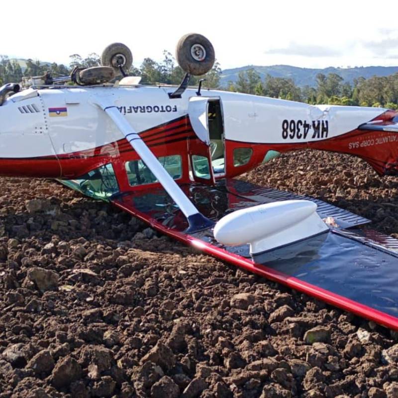 Accidente de avión en en Gachancipá, Cundinamarca. FOTO: Tomada de X - Bomberos de Cundinamarca 