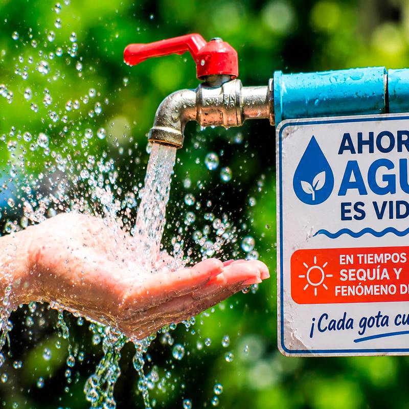 En varios barrios del nororiente y el centrooriente de Medellín se estaba implementando un racionamiento de agua. Foto Ilustración El Colombiano