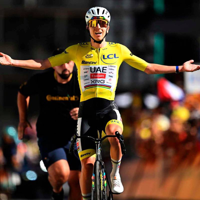 El líder del Tour y virtual campeón de la edición 2026, Tadej Pogacar ganó la mítica etapa 19 en el Alpe d’Huez. FOTO GETTY 