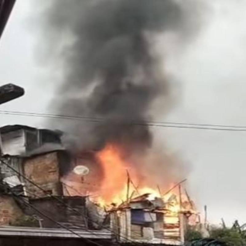 Así fue el incendio que causó la emergencia en Santo Domingo Savio. FOTO: imagen tomada de redes