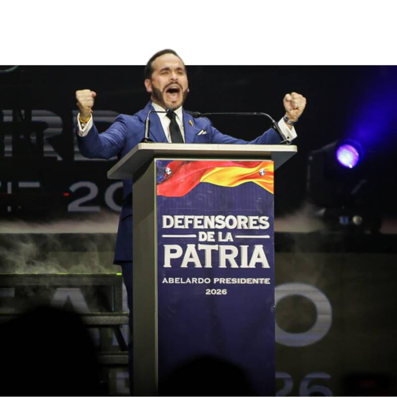 De la Espriella debutó en grande como precandidato al reunir 16.000 personas. Enalteció el nacionalismo, la fe y el antipetrismo. FOTO colprensa