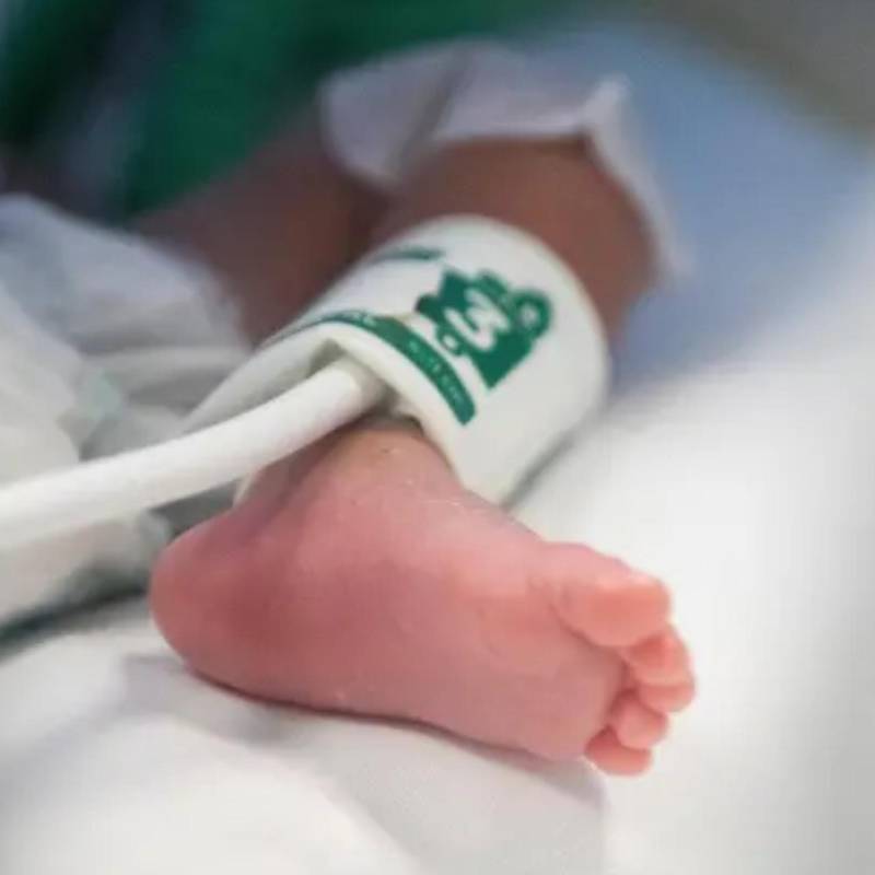 El bebé, quien cumplió un año de haber nacido prematuramente este miércoles 23 de julio, lleva ahora una vida como cualquier otro de su edad. FOTO: Camilo Suárez Echeverry