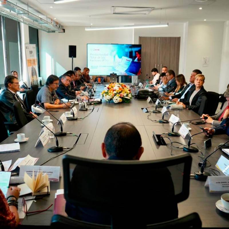 Este lunes vence el primer plazo para negociar el aumento del salario mínimo para 2026. FOTO CORTESÍA MINTRABAJO